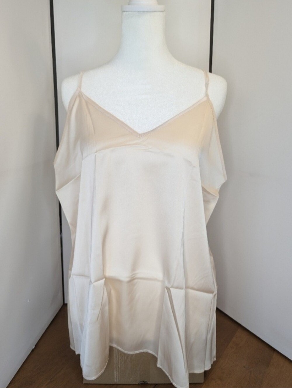 ❤️‍🔥Satin V-neck Tank Top